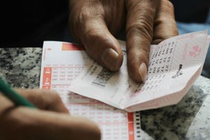 Khách hàng đầu tiên trúng độc đắc gần 22 tỷ năm Kỷ Hợi