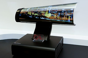 Nguyên mẫu smartphone với màn hình có thể cuộn của LG. Ảnh:LetsGoDigital.