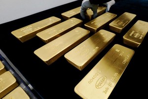 Giá vàng hôm nay 22/4: Giá vàng trong nước tăng thêm 20.000 -  70.000 đồng/lượng