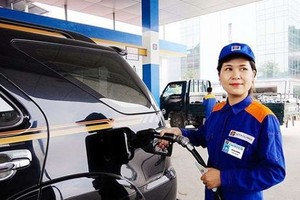 Giá xăng tăng mạnh từ 18h ngày 1/10