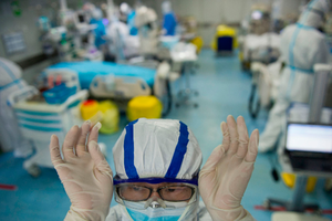 Mỹ ghi nhận ca tử vong đầu tiên, Italy đã có 29 người chết vì Covid-19