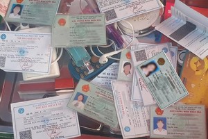 Giấy tờ giả mạo do đối tượng sử dụng lừa đảo VietCredit