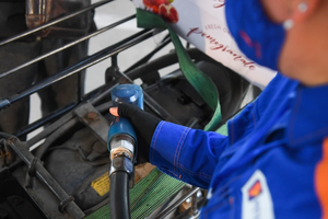 Trong 3 tháng đầu năm nay, giá xăng đã có 6 lần tăng, 3 lần giảm giá (Ảnh: Mạnh Quân).