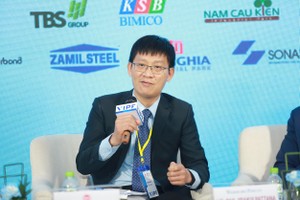 Ông Trần Quốc Trung: Chúng tôi sẽ sửa đổi để giảm tối đa thủ tục hành chính cho nhà đầu tư, đặc biệt là thủ tục quy hoạch các khu công nghiệp, để nhà đầu tư thực hiện dự án nhanh nhất.