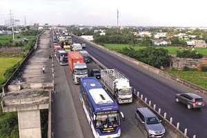Đường cao tốc TP.HCM - Trung Lương nối TP.HCM với Tiền Giang nói riêng và các tỉnh Đồng bằng sông Cửu Long nói chung. Ảnh: A.M