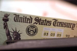 Các ngân hàng trung ương bán trái phiếu Kho bạc Mỹ nhiều nhất kể từ năm 2014 