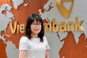 Bà Đoàn Hồng Nhung – Phó Giám đốc Khối bán lẻ Vietcombank