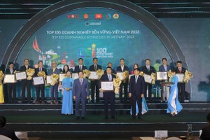 6 năm liên tiếp BVSC đón nhận giải thưởng top 100 doanh nghiệp bền vững Việt Nam