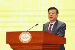 TS. Nguyễn Quốc Hùng, Phó Chủ tịch kiêm Tổng Thư ký Hiệp hội Ngân hàng phát biểu tại Hội nghị.