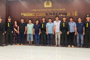 TP.HCM: Phá đường dây buôn bán sản xuất xăng giả làm từ phẩm màu và dung môi