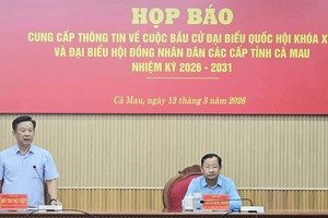 Ông Hồ Trung Việt - Trưởng Ban Tuyên giáo và Dân vận tỉnh, Thành viên Ban chỉ đạo bầu cử tỉnh Cà Mau phát biểu chỉ dạo tại buổi Họp báo