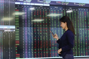 VN-Index giảm sâu, nhiều cổ phiếu về vùng chiết khấu 