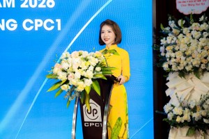 Bà Hàn Thị Khánh Vinh - Chủ tịch HĐQT CPC1 báo cáo tại Đại hội