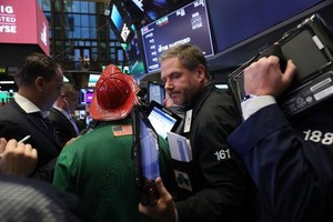 Khối ngoại bán ròng nhẹ hơn 44 tỷ đồng trong phiên 16/5