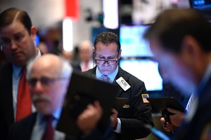 Khối ngoại mua nhỏ giọt, tiếp tục bán ròng cả trăm tỷ đồng trong phiên 21/2