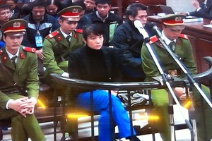 Bị cáo Phạm Thị Bích Lương tại tòa (ảnh chụp qua màn hình)