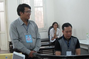 Đem 1,1 tỷ đồng cùng 3 điện thoại Vertu làm “quà biếu” đòi nợ