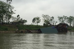 Xét xử vụ người dân đánh chìm tàu hút cát tại Lý Nhân (Hà Nam)