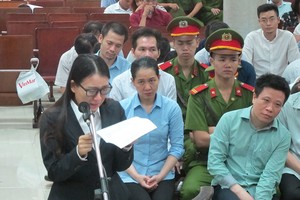 Đại án Oceanbank: Người đẹp Hồng Tứ tự bào chữa trong nước mắt