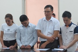 Các bị cáo tại phiên tòa sơ thẩm.