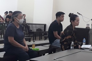 Các bị cáo tại tòa. 