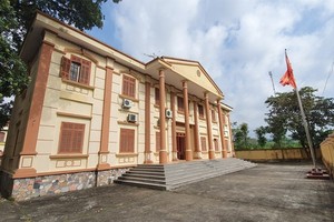 Hòa Bình: Bị truy nã vẫn trúng tuyển công chức, làm tới Chánh văn phòng tòa án