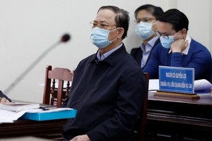 Bị cáo Nguyễn Văn Hiến tại tòa.