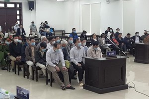 Các bị cáo hầu tòa sáng nay.