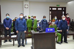 Các bị cáo tại tòa.