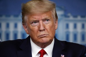 Tổng thống Mỹ đau đầu quyết định thời gian dỡ bỏ giãn cách xã hội