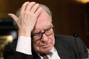 Sau hàng không tới lượt ngân hàng bị Warren Buffett thoái vốn