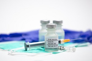 Vắc xin Covid-19 của Pfizer có hiệu quả chống lại biến thể được phát hiện ở Anh