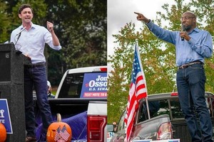 Ứng viên đảng Dân chủ Jon Ossoff và Raphael Warnock trong cuộc bầu cử Thượng viện ở Georgia. Ảnh: AFP