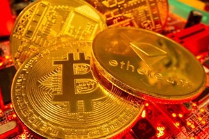 Doanh nghiệp khai thác rút khỏi Trung Quốc, Bitcoin gặp khó