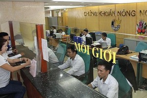Chứng khoán Agribank (AGR) lên kế hoạch bán 800.000 cổ phiếu quỹ với giá tối thiểu 13.500 đồng