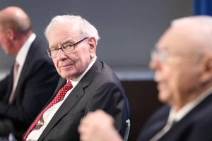 Warren Buffett: Tác động của đại dịch là cực kỳ không đồng đều và vẫn chưa kết thúc