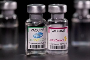 Nghiên cứu: Kết hợp AstraZeneca-Pfizer làm tăng mức độ kháng thể lên gấp 6 lần