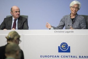 ECB rất khó có thể tăng lãi suất trong năm tới