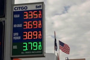 Các nhà đầu tư đổ hàng tỷ USD vào các tài sản có tính bảo vệ cao trước lạm phát 