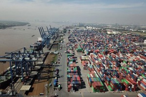 Vận tải và Xếp dỡ Hải An (HAH): Người thân lãnh đạo đăng ký mua 400.000 cổ phiếu