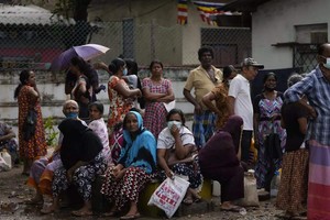 Sri Lanka chính thức rơi vào tình trạng vỡ nợ