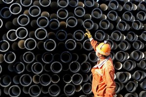 Các công ty khai thác toàn cầu lạc quan về kích thích của Trung Quốc sẽ giúp thúc đẩy nhu cầu thép và quặng sắt