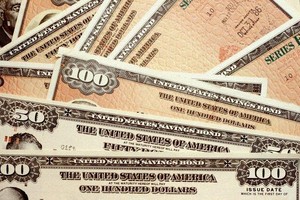 Lượng nắm giữ trái phiếu kho bạc Mỹ của nước ngoài giảm xuống mức thấp nhất kể từ tháng 5/2021