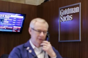 Dòng tiền vào các quỹ thị trường tiền tệ tăng mạnh khi các nhà đầu tư rút tiền gửi từ ngân hàng