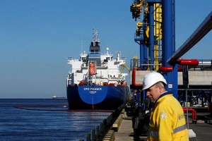 Bản đồ vận chuyển toàn cầu được vẽ lại sau các biện pháp trừng phạt của phương Tây lên Nga