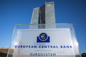 ECB tăng lãi suất lần thứ 9 liên tiếp