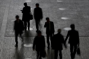 Nhật Bản đang ở "điểm uốn" trong cuộc chiến 25 năm với giảm phát 