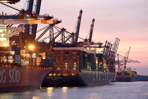 Thương mại toàn cầu đang giảm với tốc độ nhanh nhất kể từ đại dịch