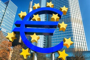ECB tiếp tục giữ nguyên lãi suất