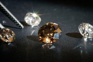 Thị trường kim cương nhân tạo ở Ấn Độ đang phát triển mạnh mẽ